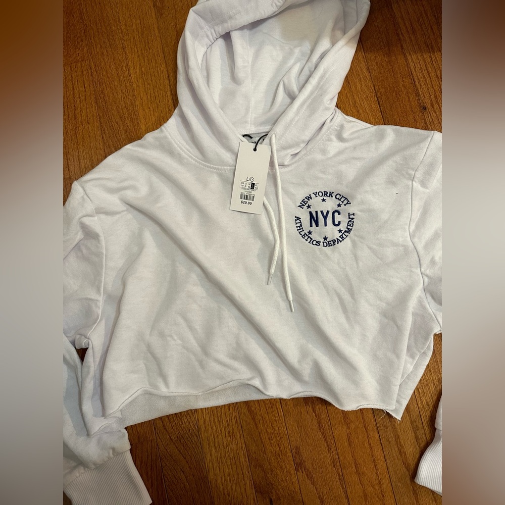 NWT CROP WHITE LONG SLEEVE HOODIE NYC LOGO